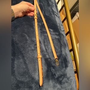 Louis Vuitton vachetta adjustable shoulder strap